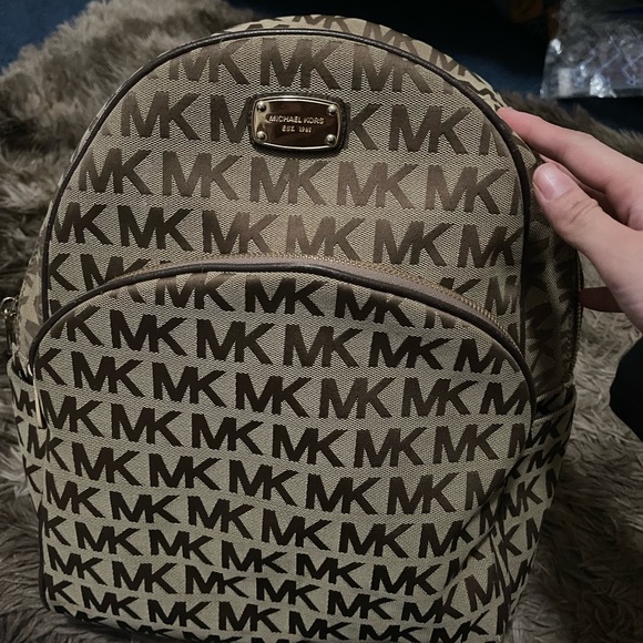 Pre Loved - Picture 4 of 4